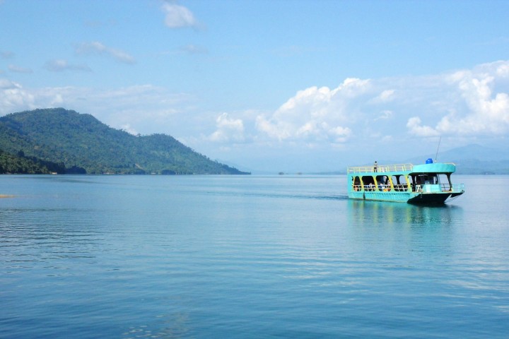 Full-Day Nam Ngum Lake Trip & Boat Ride