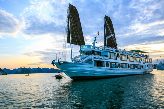 Halong bay - Hanoi